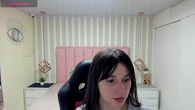 MAGNOLEROY online show from November 22, 12:48 pm