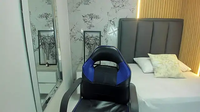 MAGNOLEROY online show from March 3, 2:13 pm