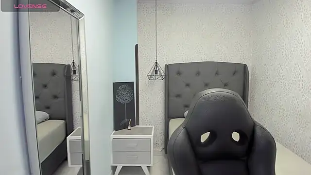 MAGNOLEROY online show from November 27, 12:27 pm