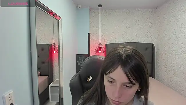 MAGNOLEROY online show from November 13, 1:04 pm