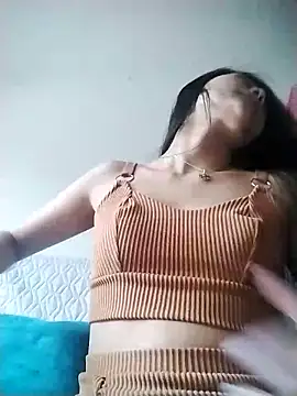 Snapshot of Catalehia_Milk chatting on March 8, 10:24 pm Catalehia Milk online show from March 8, 10:24 pm