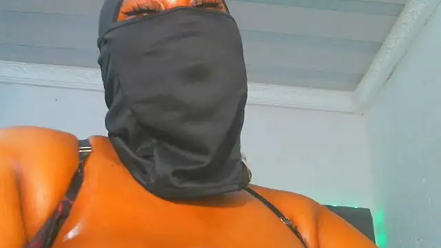 Snapshot of XPanther_24 chatting on March 17, 12:21 am XPanther 24 online show from March 17, 12:21 am