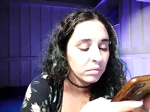 Rosaselvagem online show from December 3, 2:09 am