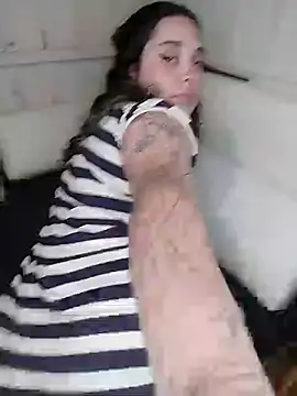 Rosaselvagem online show from January 17, 1:25 am