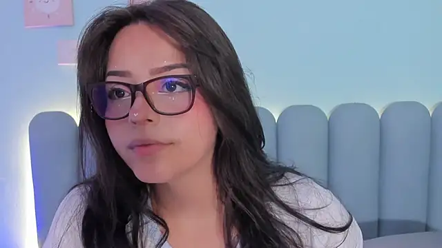 Snapshot of curvy_rousi chatting on October 25, 11:42 am curvy rousi online show from October 25, 11:42 am