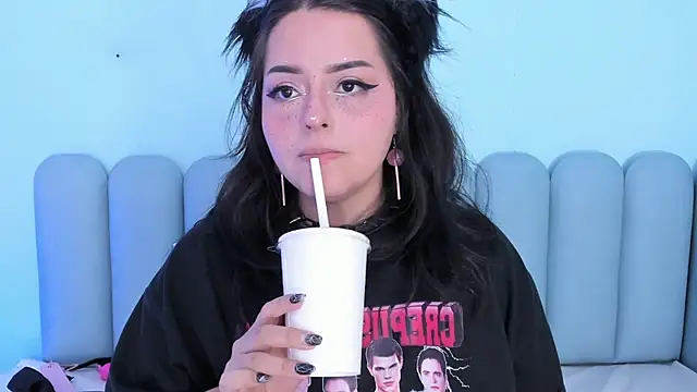 Snapshot of curvy_rousi chatting on November 30, 11:38 pm curvy rousi online show from November 30, 11:38 pm