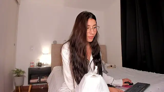 danna davis18 online show from February 5, 7:42 pm