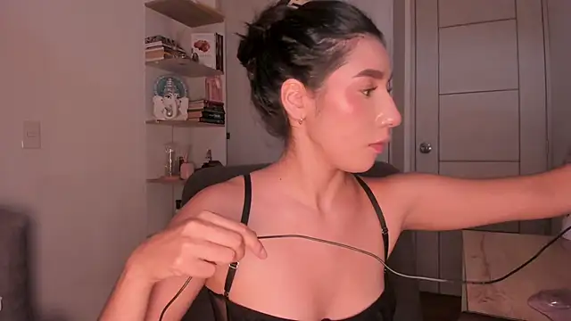 danna davis18 online show from June 26, 9:09 pm