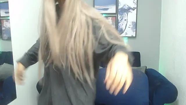 Snapshot of vainillaplaypussy chatting on October 15, 12:13 pm vainillaplaypussy online show from October 15, 12:13 pm