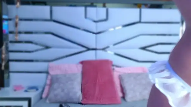 ElizabetthKitty online show from April 10, 11:50 am