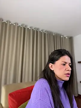 Alice Biel online show from June 15, 2:39 pm