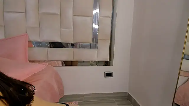 Snapshot of isabella_gomez11 chatting on February 26, 8:15 pm isabella gomez11 online show from February 26, 8:15 pm