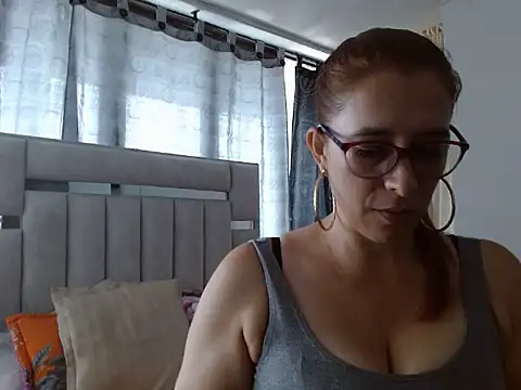 Snapshot of karlabarrera chatting on May 28, 8:26 pm karlabarrera online show from May 28, 8:26 pm