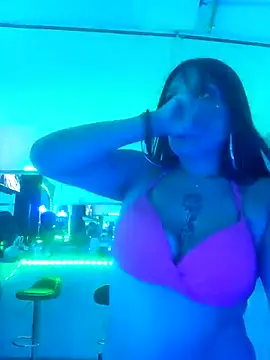 Snapshot of bbferlinaa chatting on February 13, 5:57 pm bbferlinaa online show from February 13, 5:57 pm