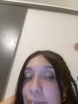 bbferlinaa online show from December 22, 4:34 am