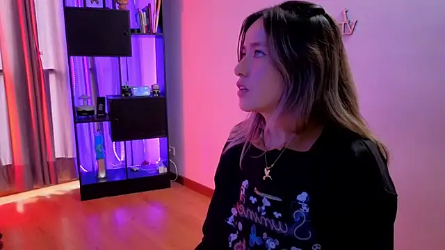 sexfire lalita online show from April 6, 4:52 pm