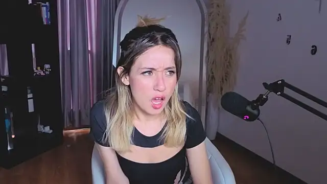 Snapshot of sexfire_lalita chatting on November 19, 8:31 pm sexfire lalita online show from November 19, 8:31 pm