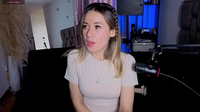 Snapshot of sexfire_lalita chatting on February 13, 4:51 pm sexfire lalita online show from February 13, 4:51 pm