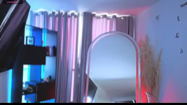 Snapshot of sexfire_lalita chatting on December 19, 8:55 pm sexfire lalita online show from December 19, 8:55 pm