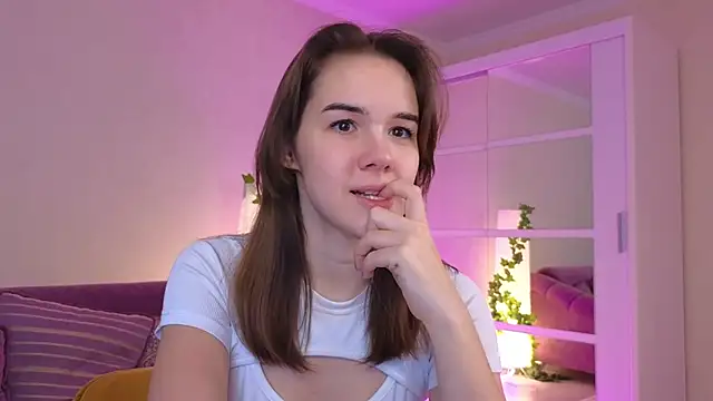 Snapshot of LindaRobertz chatting on February 5, 12:49 pm LindaRobertz online show from February 5, 12:49 pm