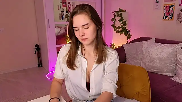 Snapshot of LindaRobertz chatting on March 4, 12:12 pm LindaRobertz online show from March 4, 12:12 pm
