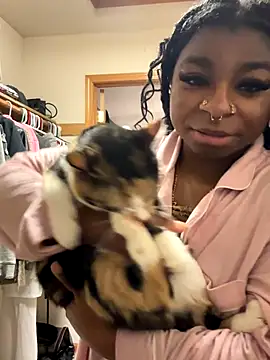 Snapshot of Harmonyxlover chatting on December 17, 4:34 pm Harmonyxlover online show from December 17, 4:34 pm