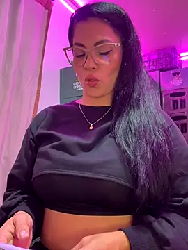 Snapshot of Hot_beauty__ chatting on November 29, 5:51 am Hot beauty online show from November 29, 5:51 am