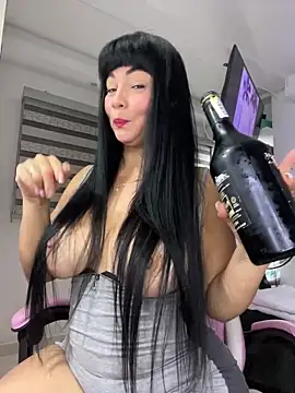 Hot beauty   online show from May 6, 3:54 am