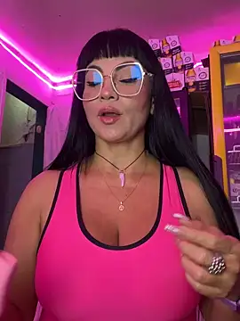 Hot beauty   online show from February 5, 3:02 am