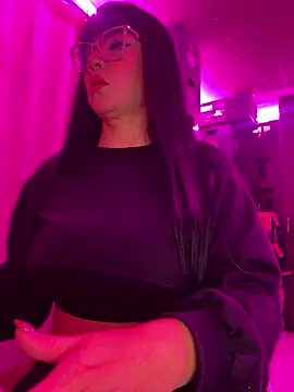 Hot beauty   online show from January 11, 4:30 am