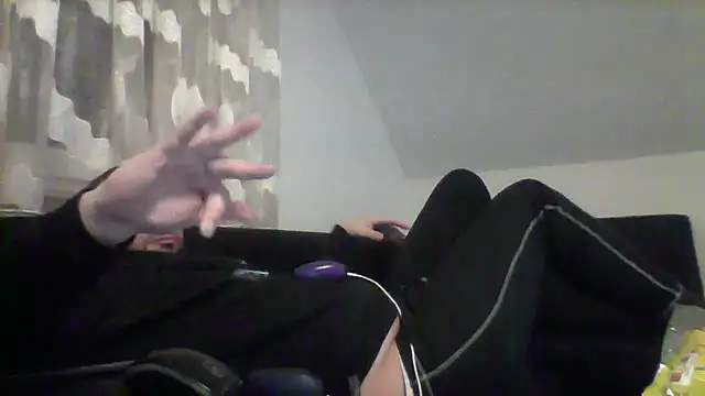 Snapshot of NewyorkDimi chatting on March 18, 2:51 am NewyorkDimi online show from March 18, 2:51 am