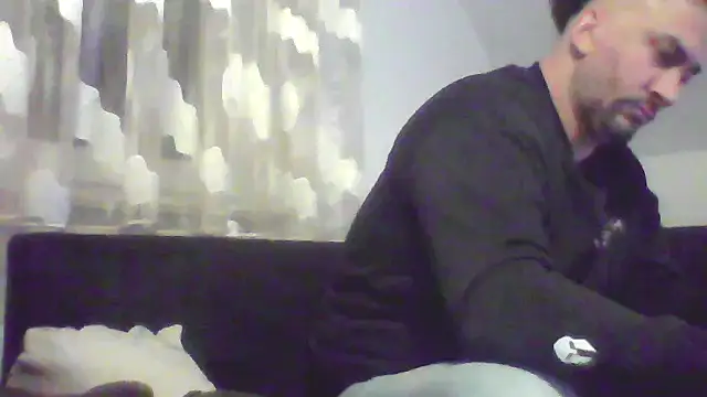 Snapshot of NewyorkDimi chatting on February 24, 3:23 am NewyorkDimi online show from February 24, 3:23 am