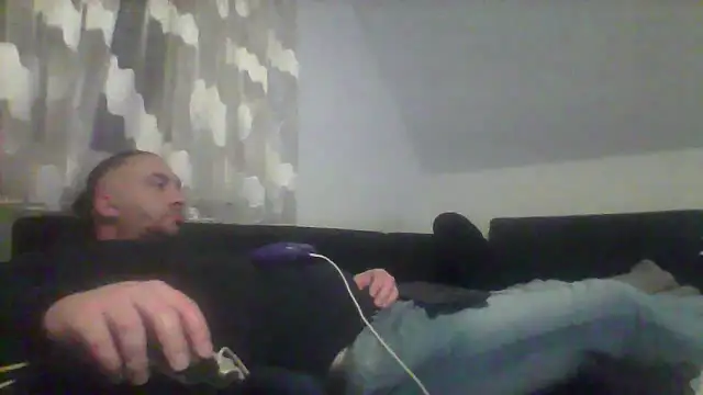 Snapshot of NewyorkDimi chatting on February 15, 5:09 am NewyorkDimi online show from February 15, 5:09 am