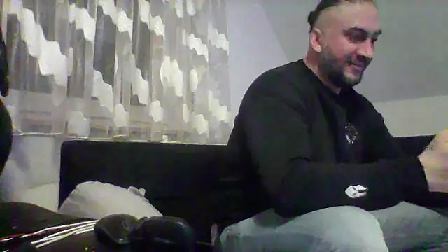 Snapshot of NewyorkDimi chatting on February 23, 4:50 am NewyorkDimi online show from February 23, 4:50 am