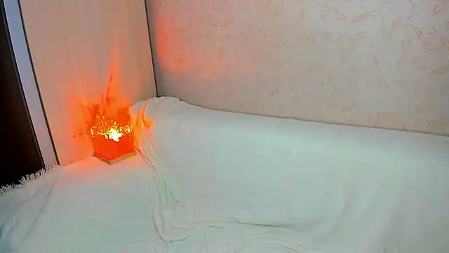 Snapshot of MelodyOfLovee chatting on December 5, 3:05 am MelodyOfLovee online show from December 5, 3:05 am