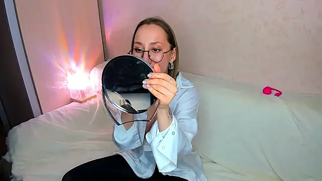 MelodyOfLovee online show from February 9, 9:13 pm