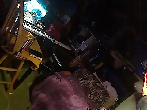 Snapshot of DREAMZ420 chatting on May 28, 7:42 pm DREAMZ420 online show from May 28, 7:42 pm