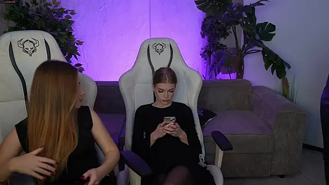 Snapshot of Stacy054 chatting on November 11, 9:37 am Stacy054 online show from November 11, 9:37 am