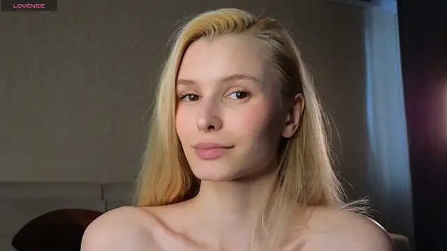 Snapshot of elsa_limerence chatting on February 13, 9:30 am elsa limerence online show from February 13, 9:30 am
