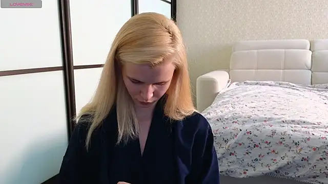 Snapshot of elsa_limerence chatting on March 5, 8:21 am elsa limerence online show from March 5, 8:21 am