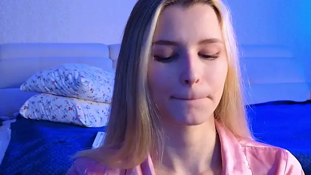 Snapshot of elsa_limerence chatting on January 11, 6:24 am elsa limerence online show from January 11, 6:24 am