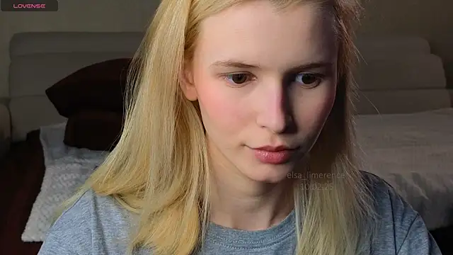 Snapshot of elsa_limerence chatting on February 12, 8:27 am elsa limerence online show from February 12, 8:27 am