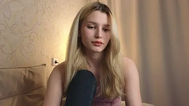 elsa limerence online show from April 23, 5:25 pm
