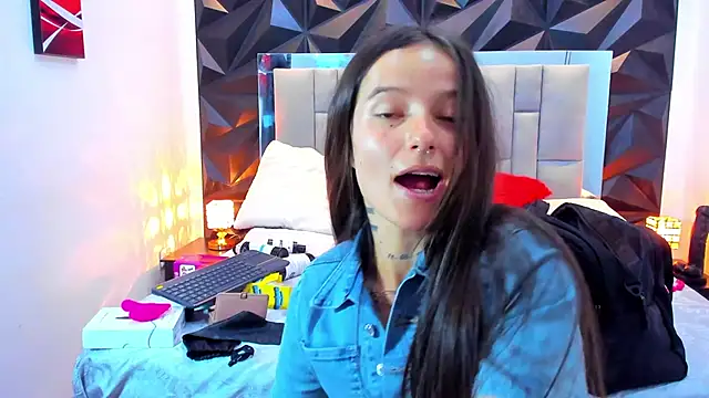 valentinasu1 online show from October 10, 3:24 pm