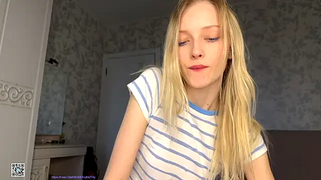 Snapshot of Evvie_Summn1 chatting on October 11, 12:50 pm Evvie Summn1 online show from October 11, 12:50 pm