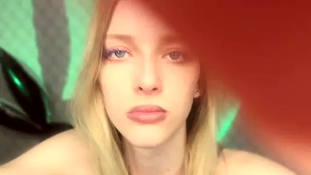 Evvie Summn1 online show from December 21, 7:10 am