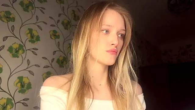 Evvie Summn1 online show from May 4, 4:10 pm