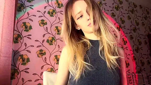 Evvie Summn1 online show from February 21, 11:12 am