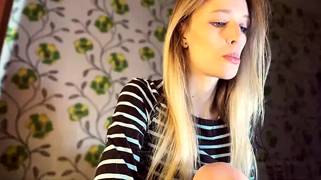 Evvie Summn1 online show from March 3, 5:25 am