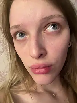 Evvie Summn1 online show from April 20, 2:29 pm